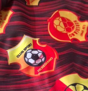 BRUSH ESTAMPADO HEREDIA 2025